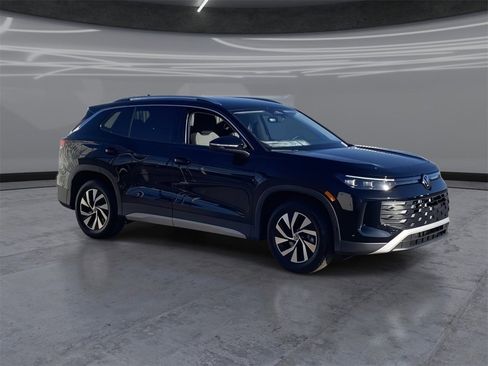 New 2026 Volkswagen Tiguan S image 2