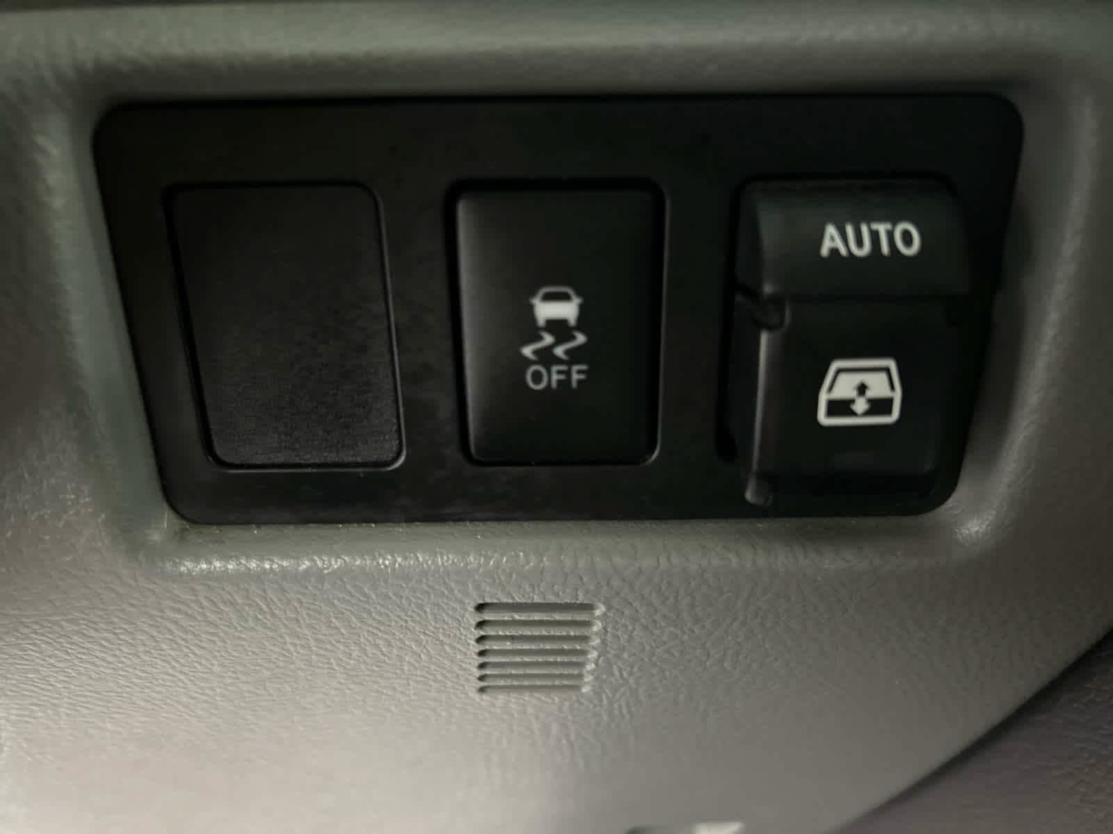 Used 2015 Toyota Sequoia SR5 AWD/4WD image 19