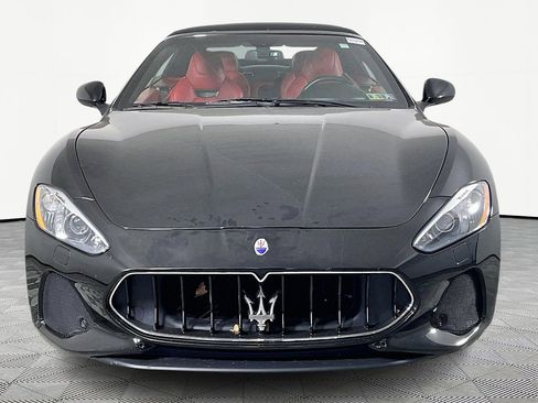 Used 2018 Maserati GranTurismo Convertible image 2