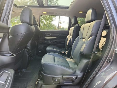 Used 2022 Subaru Ascent Limited w/ Technology Package AWD/4WD image 10
