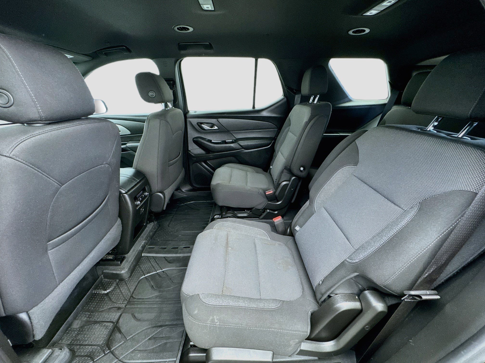 Used 2023 Chevrolet Traverse LT FWD image 15