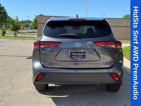 Used 2023 Toyota Highlander XLE AWD/4WD image 4
