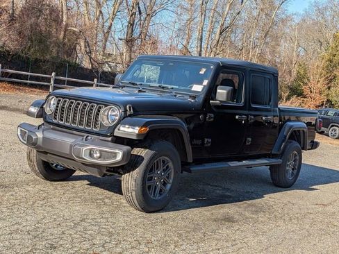 New 2026 Jeep Gladiator Sport image 6
