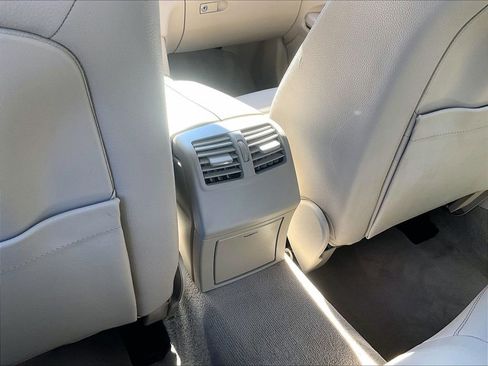 Used 2015 Mercedes-Benz E 350 4MATIC Sedan w/ Premium 1 Package image 28