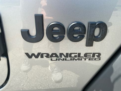 Used 2021 Jeep Wrangler Unlimited Sport AWD/4WD image 18