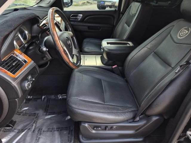 Used 2013 Cadillac Escalade Platinum AWD/4WD image 6