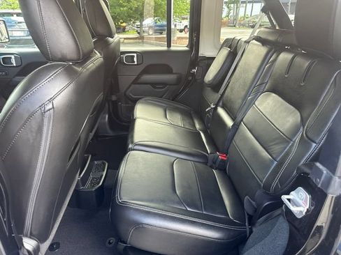 Used 2023 Jeep Wrangler Unlimited Sahara w/ Cold Weather Group AWD/4WD image 18