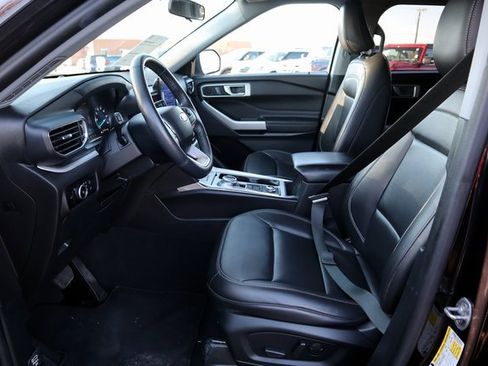 Certified 2024 Ford Explorer XLT w/ Equipment Group 202A image 30