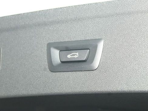 New 2026 BMW iX xDrive45 image 8