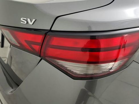 Used 2024 Nissan Sentra SV FWD image 11
