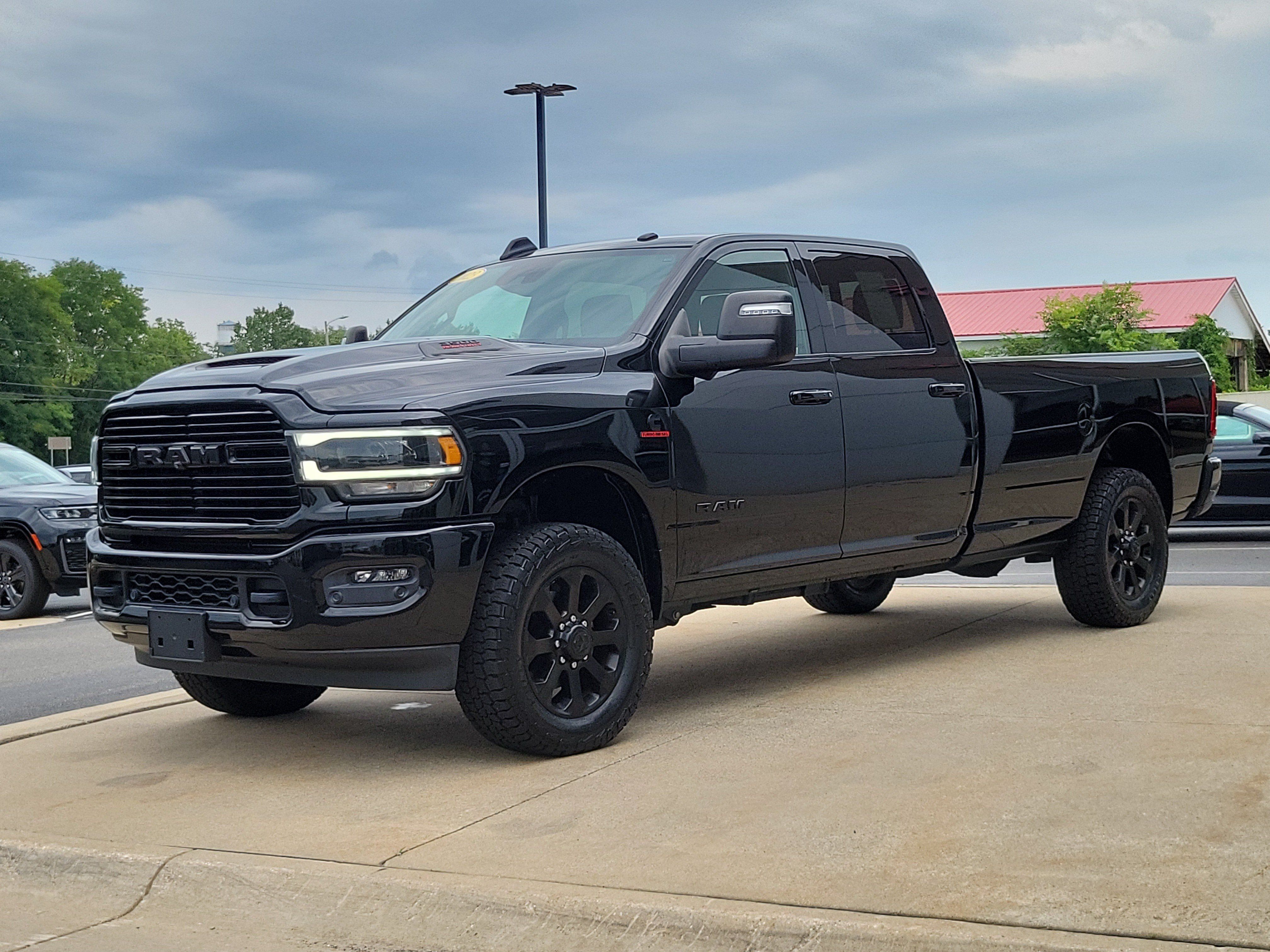 Used 2023 RAM 3500 Laramie AWD/4WD image 2