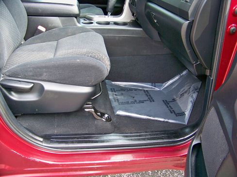 Used 2010 Toyota Tundra 4x4 Double Cab image 40