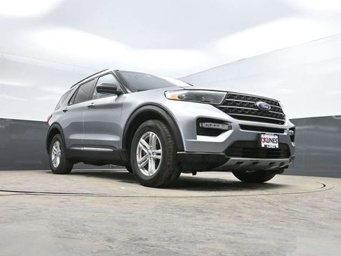 Used 2024 Ford Explorer XLT w/ Equipment Group 202A image 45