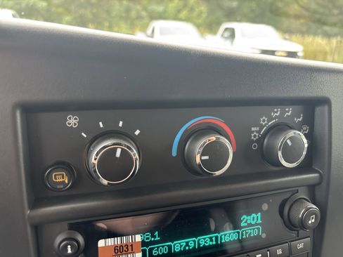 New 2025 Chevrolet Express 2500 Extended w/ Driver Convenience Package image 21