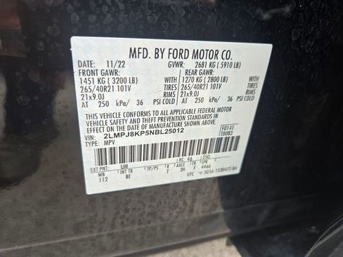 Used 2022 Lincoln Nautilus Reserve w/ Equipment Group 202A image 13