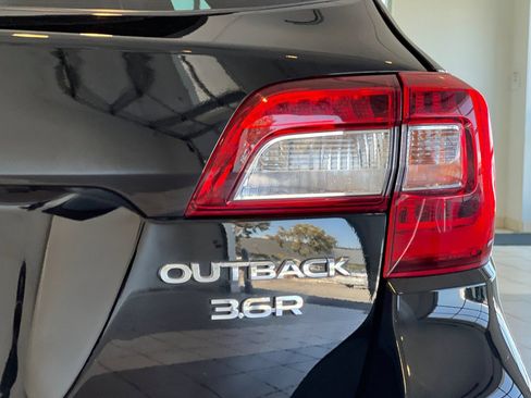 Used 2019 Subaru Outback 3.6R Limited AWD/4WD image 27