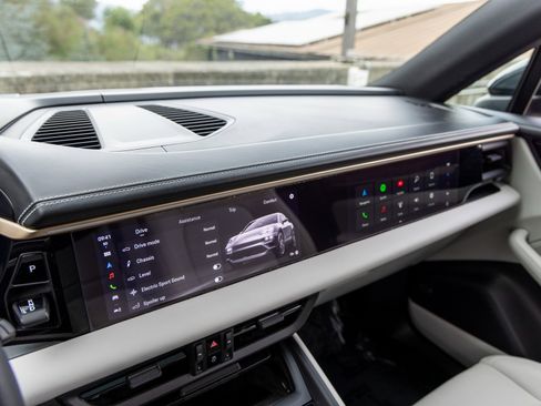 Certified 2024 Porsche Macan 4 Electric image 32