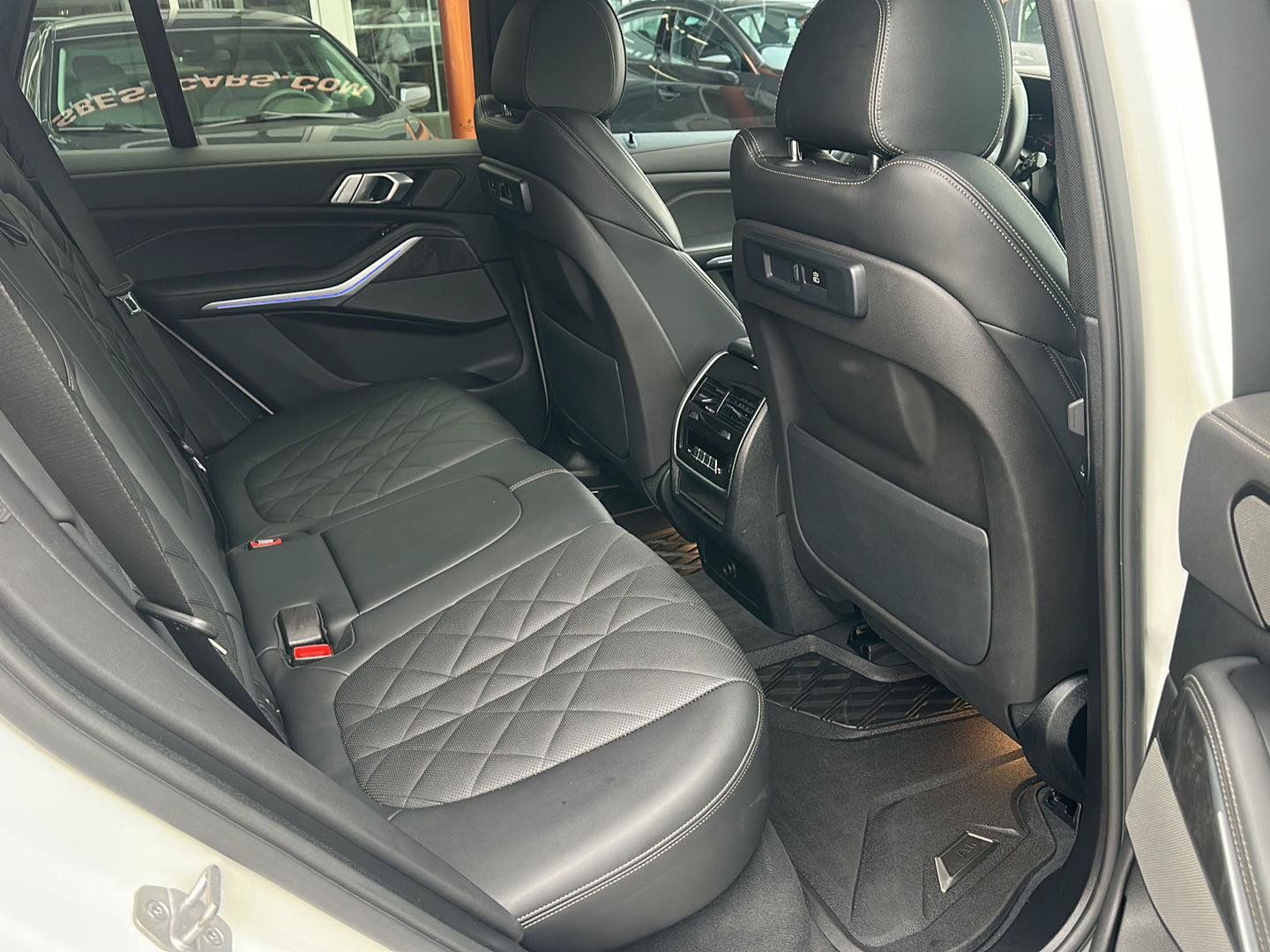 Used 2023 BMW X5 xDrive40i w/ M Sport Package AWD/4WD image 12