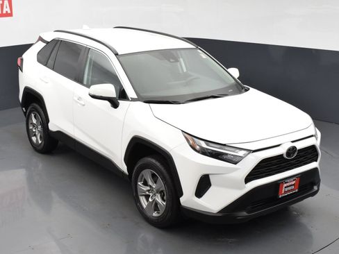 Used 2024 Toyota RAV4 XLE FWD image 21