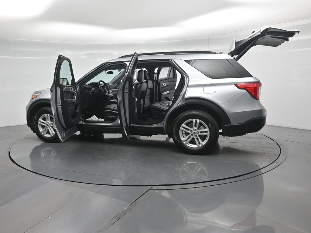 Used 2024 Ford Explorer XLT w/ Equipment Group 202A AWD/4WD image 35