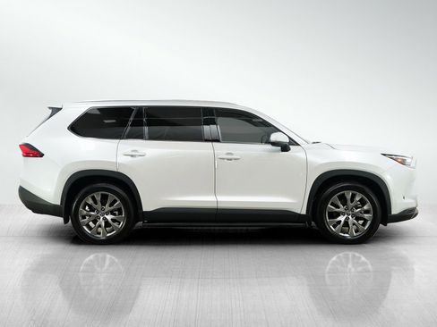 Used 2024 Toyota Grand Highlander Limited image 6
