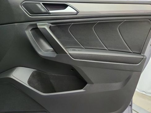 Used 2022 Volkswagen Tiguan SE FWD image 28