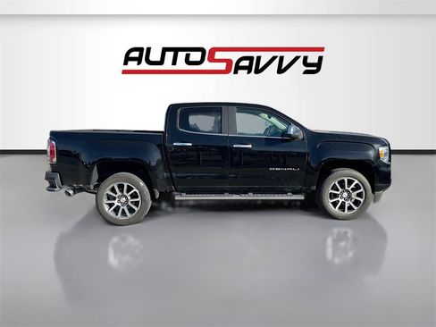 Used 2022 GMC Canyon Denali image 2
