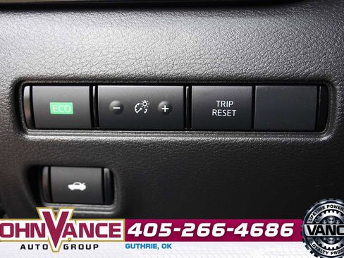 Used 2025 Nissan Sentra SV FWD image 27