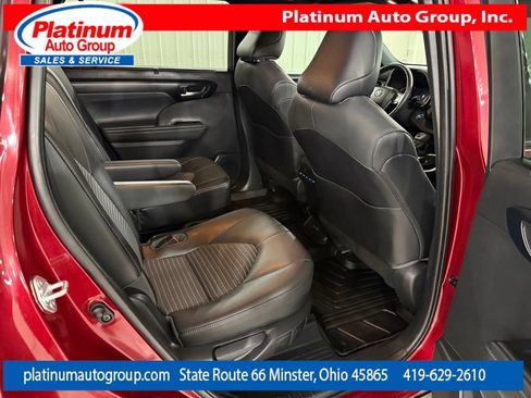 Used 2021 Toyota Highlander XSE FWD image 40