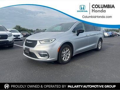 Used 2024 Chrysler Pacifica Touring-L