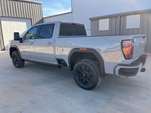 Used 2025 GMC Sierra 2500 AT4 w/ AT4 Premium Plus Package image 7