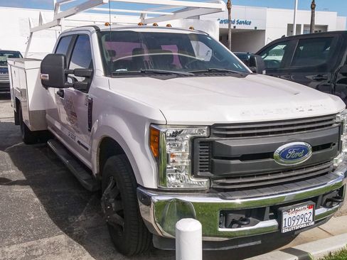 Used 2017 Ford F350 XL w/ Power Equipment Group RWD image 3