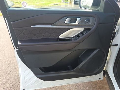 Used 2025 Ford Explorer Platinum w/ LUX Leather Package image 27