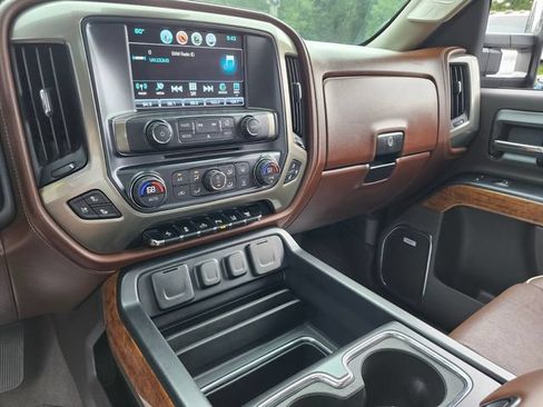 Used 2019 Chevrolet Silverado 2500 High Country w/ Duramax Plus Package AWD/4WD image 28