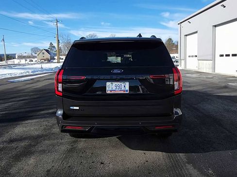 Used 2025 Ford Expedition Platinum w/ Stealth Performance Package image 7