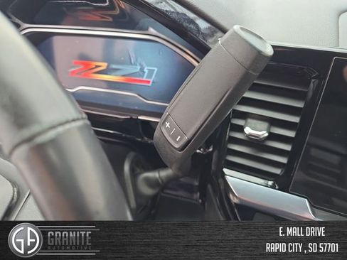 Used 2022 Chevrolet Silverado 1500 LT w/ Z71 Off-Road Package AWD/4WD image 24