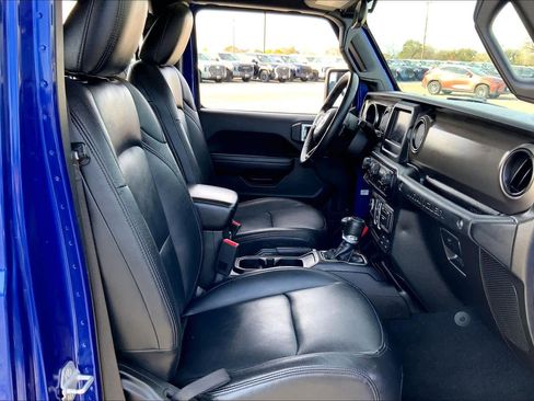 Used 2019 Jeep Wrangler Unlimited Sport S image 9