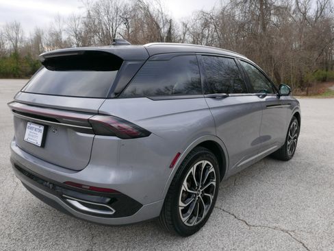 Used 2024 Lincoln Nautilus Reserve image 6