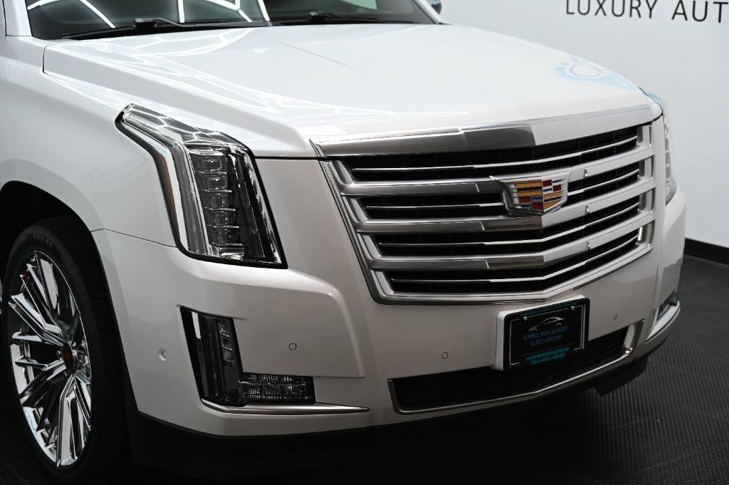 Used 2018 Cadillac Escalade Platinum AWD/4WD image 8