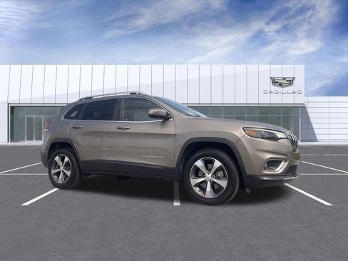 Used 2019 Jeep Cherokee Limited AWD/4WD image 1