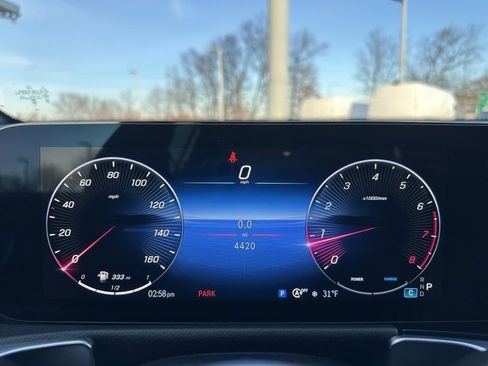 Used 2025 Mercedes-Benz GLB 250 4MATIC image 19