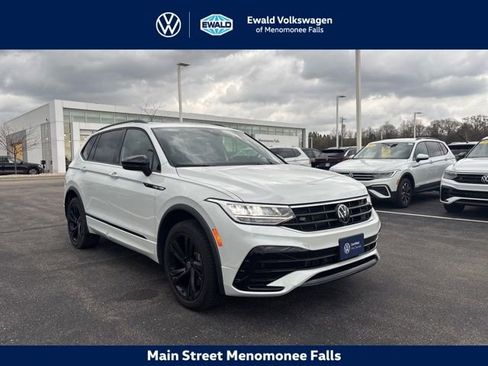 Certified 2024 Volkswagen Tiguan SE R-Line AWD/4WD image 1