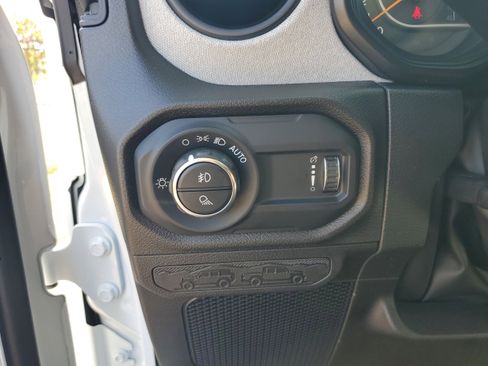 New 2025 Jeep Gladiator Sport image 21