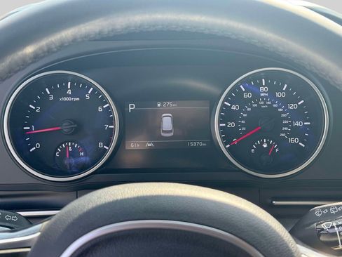 Used 2024 Kia Carnival LX image 24