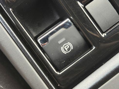 Certified 2025 Subaru Crosstrek 2.5i Sport w/ Crosstrek Mirror Package image 28