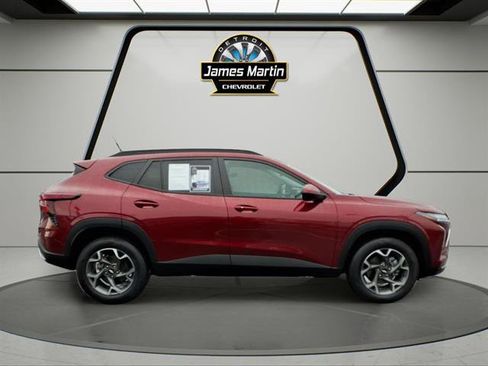 Certified 2024 Chevrolet Trax LT w/ Sunroof Package image 5