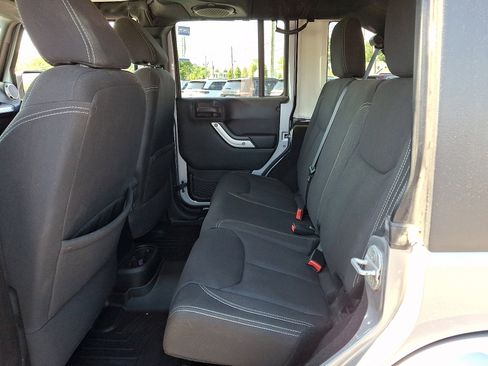 Used 2013 Jeep Wrangler Unlimited Sahara w/ Connectivity Group AWD/4WD image 10