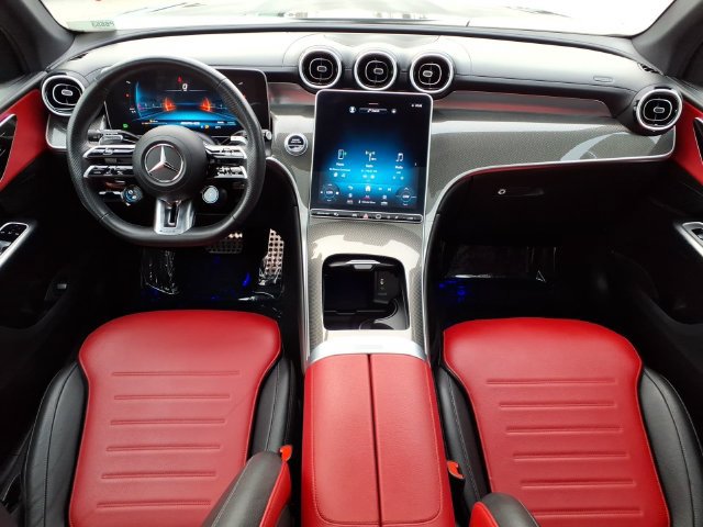 Used 2024 Mercedes-Benz GLC 43 AMG 4MATIC image 4
