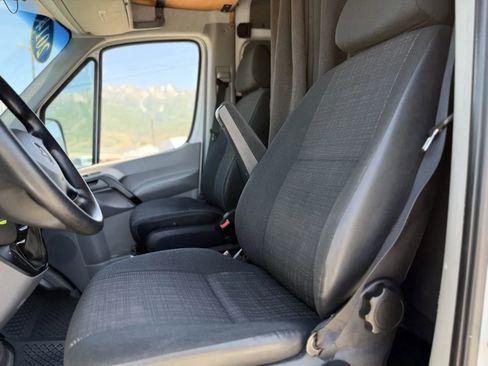 Used 2014 Mercedes-Benz Sprinter 2500 image 10