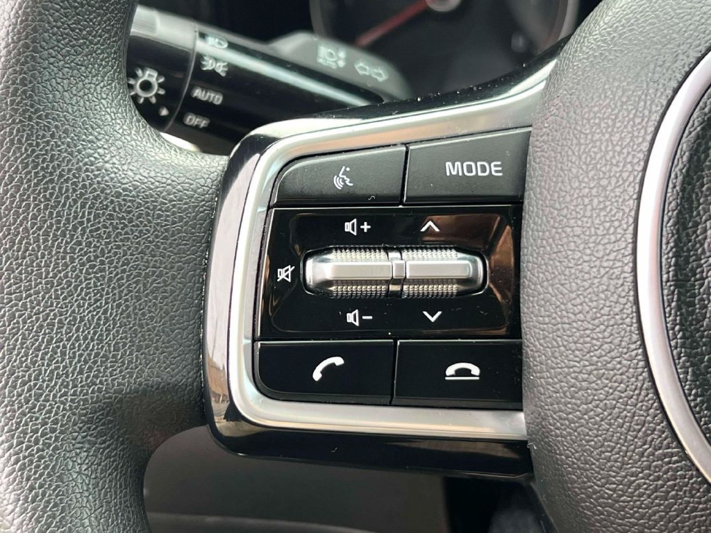 Used 2023 Kia Sorento LX AWD/4WD image 22